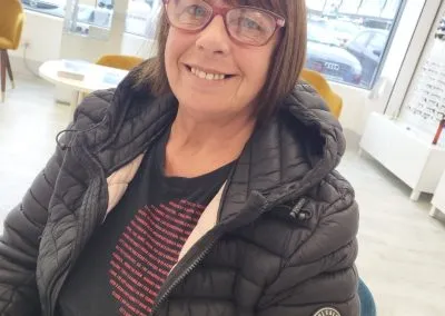 Complimentary Glasses Service in Deeside
