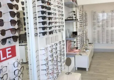 Complimentary Glasses Service in Deeside