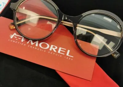 Complimentary Glasses Service in Deeside