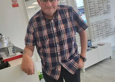 Complimentary Glasses Service in Deeside